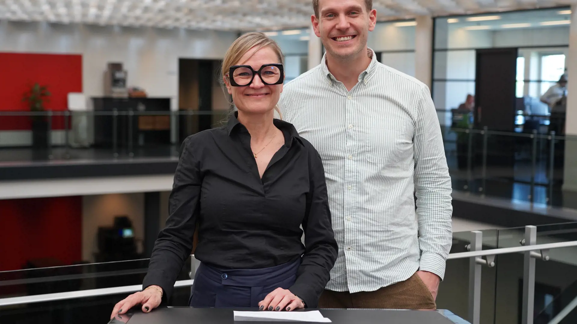 HR direktør Lotte Hjortlund og afgående ungeminister Tobias Simonsen udskriver valg i Coop